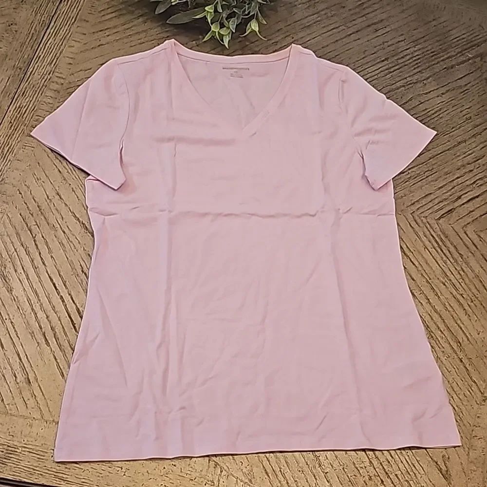 Pink v neck t shirt size L NWOT